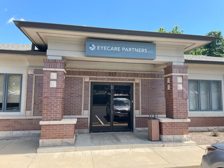 More Photos Of 217 Clarkson Rd, Ellisville Office For Sale