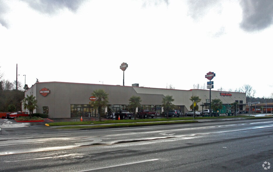 More Photos Of 2302 Pacific Hwy E, Fife Auto Dealership For Lease