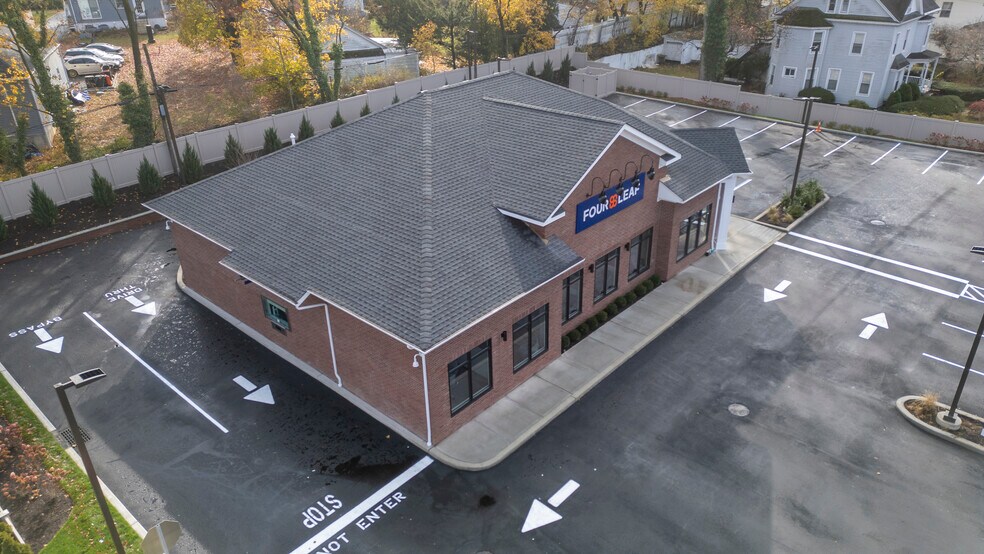 More Photos Of 16 Forest Ave, Glen Cove Office For Sale