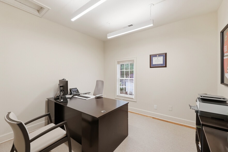 More Photos Of 131 Kentucky Ave, Lexington Freestanding For Sale