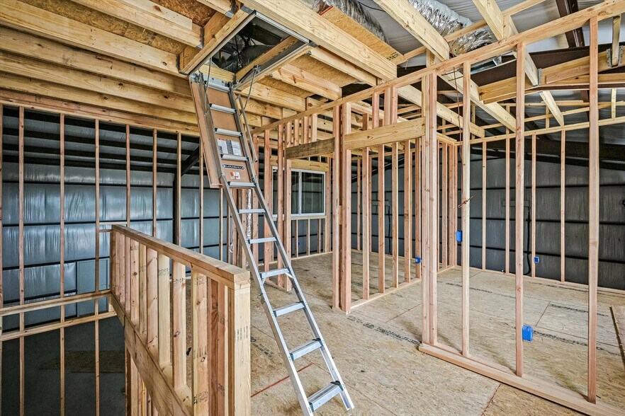 More Photos Of 15113 Fitzhugh Rd, Austin Industrial For Lease