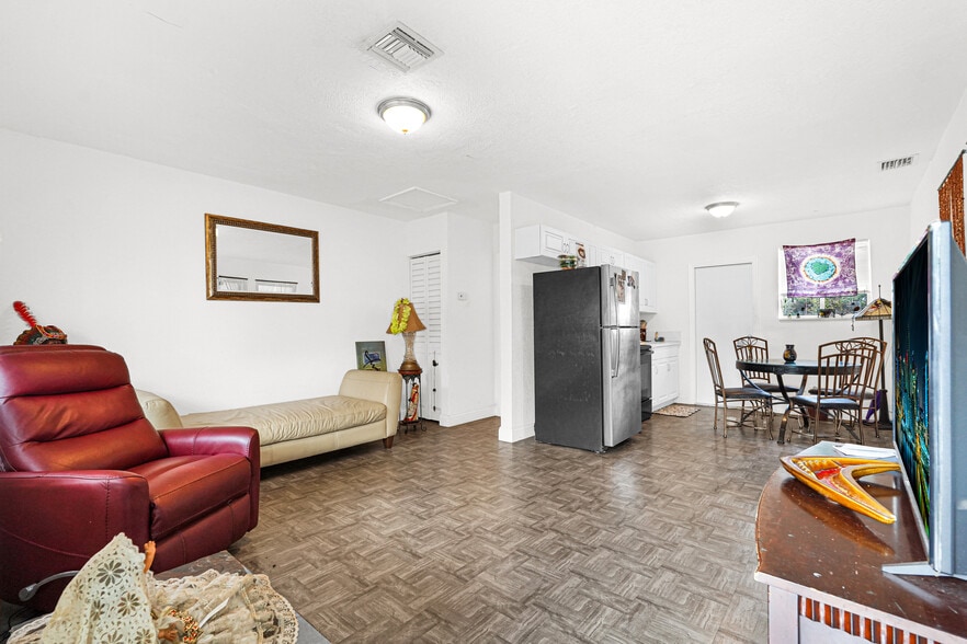 More Photos Of 3066 NW 92nd St & 9164-9174 NW 30 ct, Miami Manufactured Housing Mobile Home Park For Sale