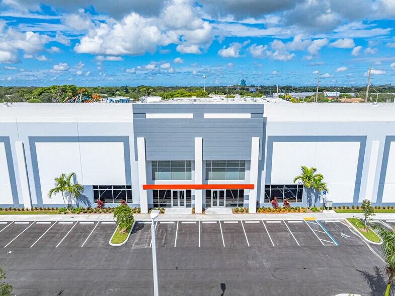 More Photos Of 2910 Stirling Rd, Hollywood Distribution For Lease