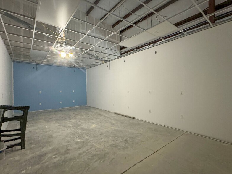 More Photos Of 369 Enterprise Dr, Batesville Industrial For Sale