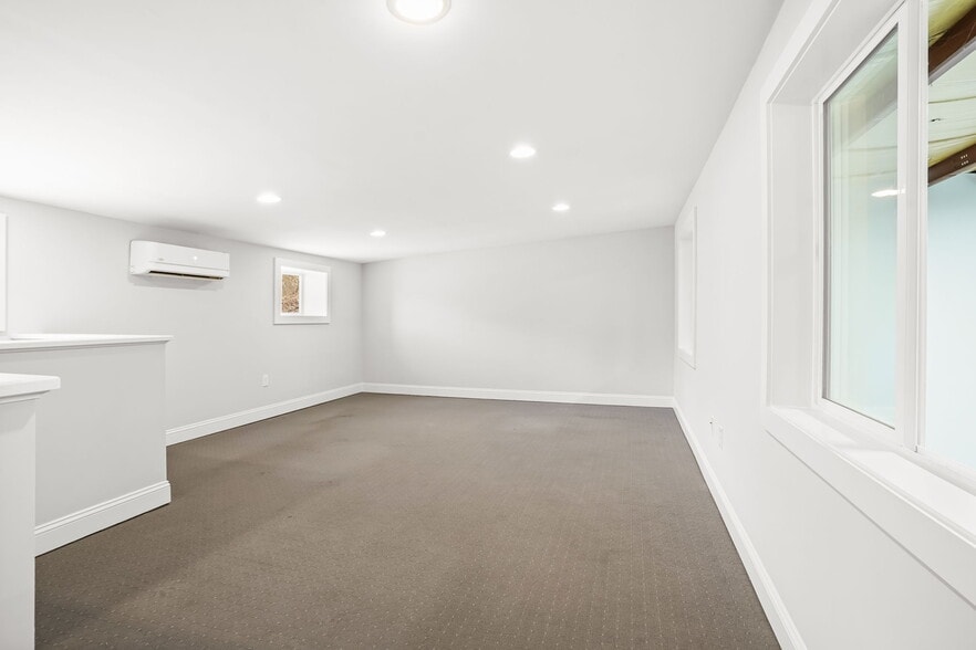 More Photos Of 77 S Main St, Newtown Warehouse For Lease