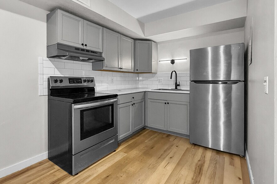 More Photos Of 3547-3553 Heatherton Dr, Davenport Apartments For Sale