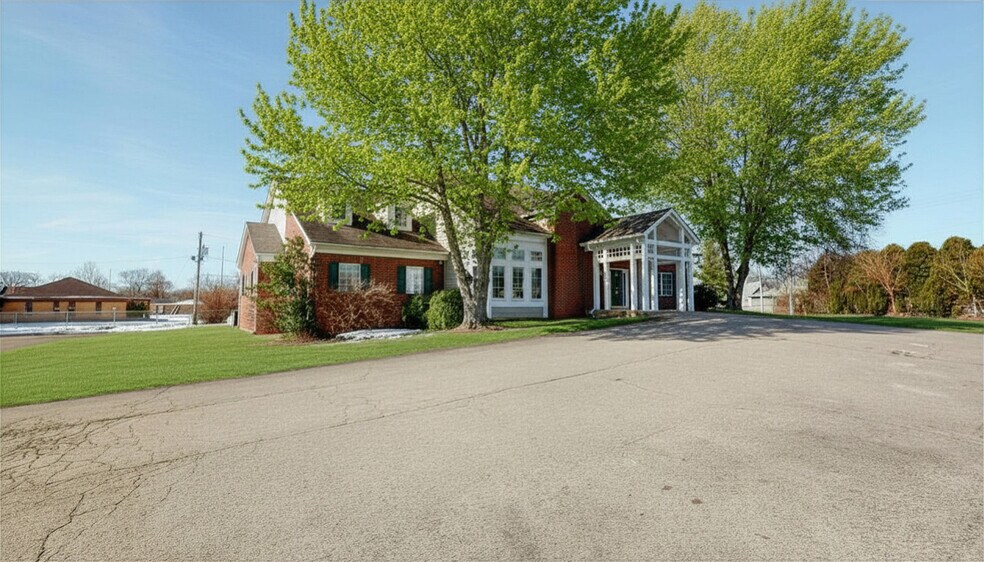 More Photos Of 1701 Spring St, Jeffersonville Medical For Sale