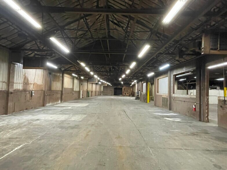 More Photos Of 314 Water Ave, Bellefontaine Manufacturing For Sale