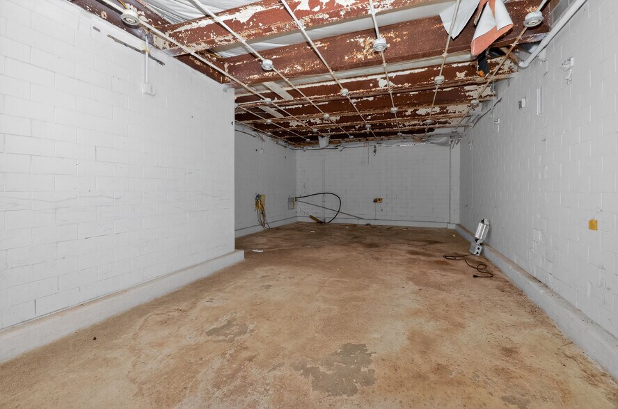 More Photos Of 2628 Orleans St, Detroit Warehouse For Sale