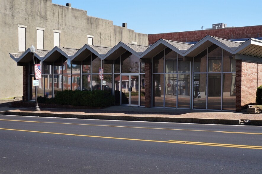 Primary Photo Of 108 S Main St, Madisonville Office Residential For Sale