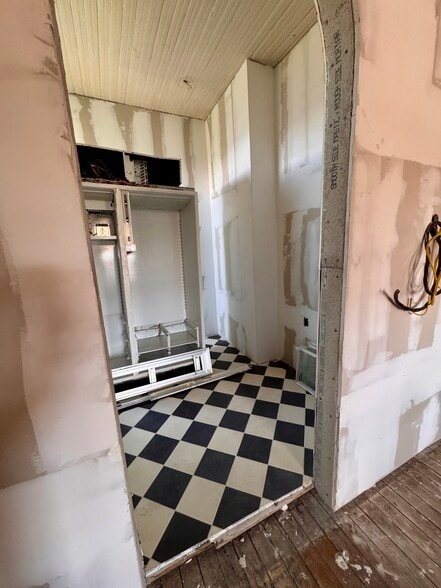 More Photos Of 2720 Cleveland St, Elloree Storefront Retail Residential For Sale