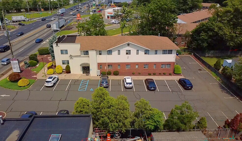 Primary Photo Of 860 US Highway 1, Edison Medical For Sale