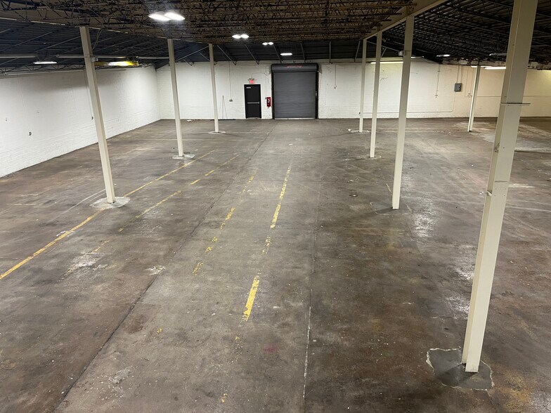 More Photos Of 929 Chick Springs Rd, Taylors Light Manufacturing For Lease