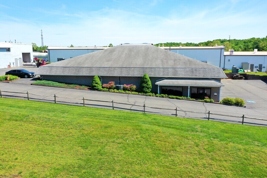 More Photos Of 9208 Venture Ct, Manassas Park Warehouse For Lease