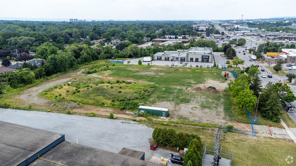 Primary Photo Of 530 Speers Rd, Oakville Office For Lease