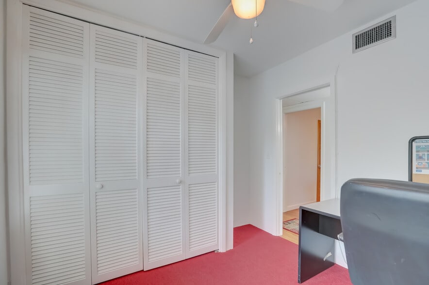 More Photos Of 8 SE 8th St, Fort Lauderdale Office For Sale