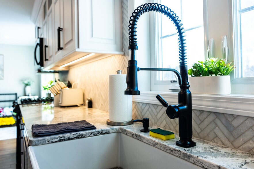 More Photos Of 83 King Rd, Chichester Apartments For Sale