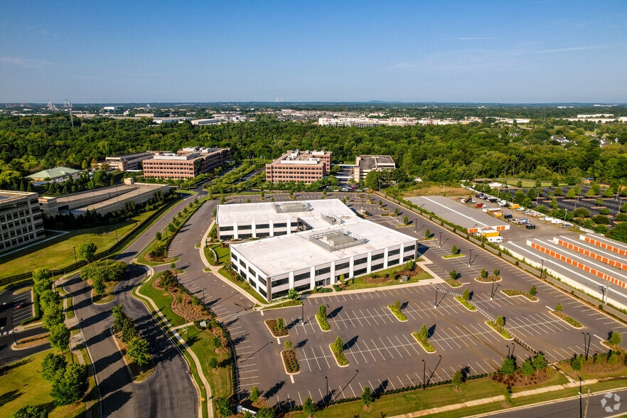More Photos Of 7910 Microsoft Way, Charlotte Office For Sale