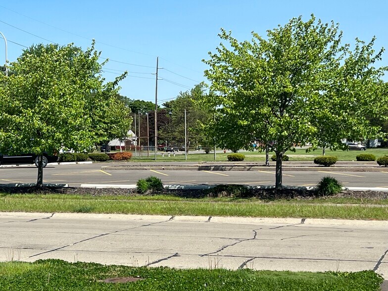 More Photos Of 236 Middlebelt Rd, Garden City Religious Facility For Lease
