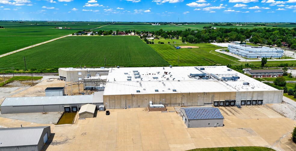 More Photos Of 320 W Gridley Rd, Gridley Warehouse For Sale