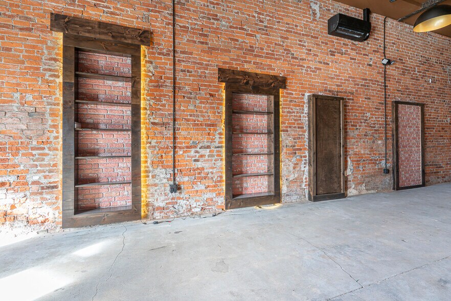 More Photos Of 811 E 1st St, Newberg Storefront Retail Residential For Lease