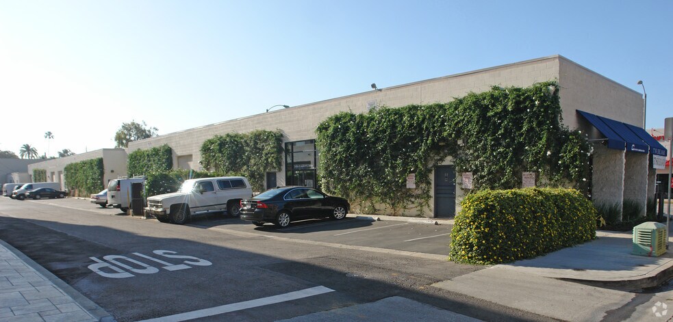 More Photos Of 31-77 W Del Mar Blvd, Pasadena Warehouse For Lease