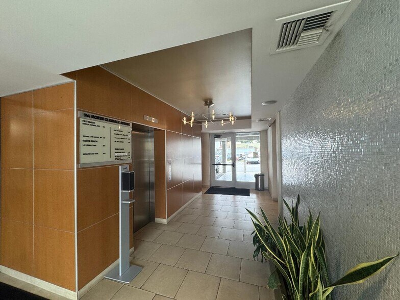 More Photos Of 144 N Glendale Ave, Glendale Office For Lease
