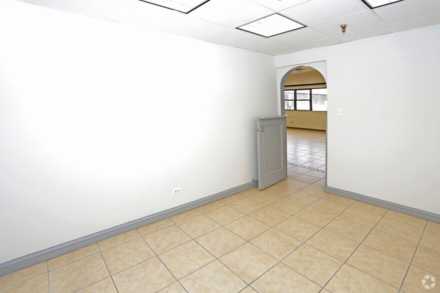 More Photos Of 5700 49th St, Maspeth Warehouse For Lease