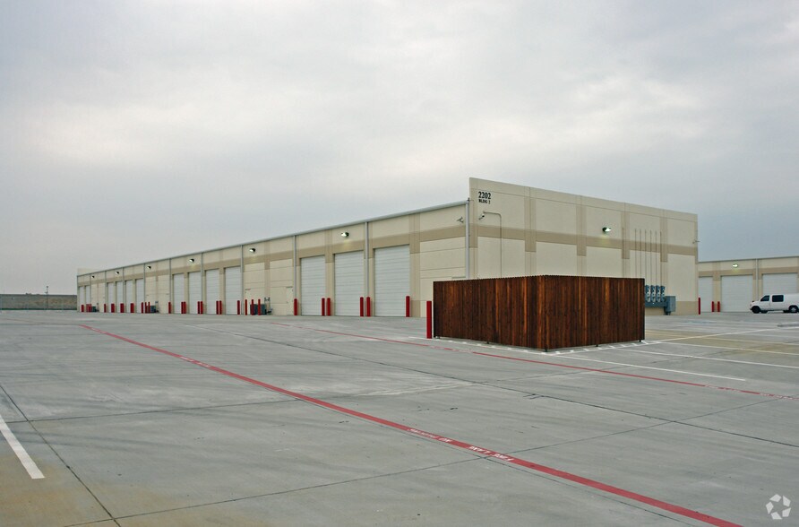 Primary Photo Of 2202 Manana Dr, Dallas Unknown For Lease
