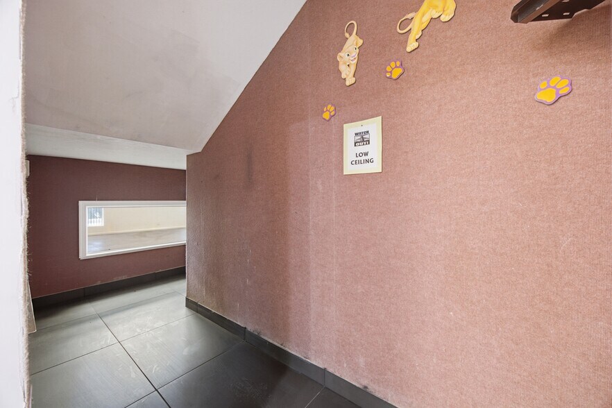 More Photos Of 844 E Sahara Ave, Las Vegas Loft Creative Space For Lease