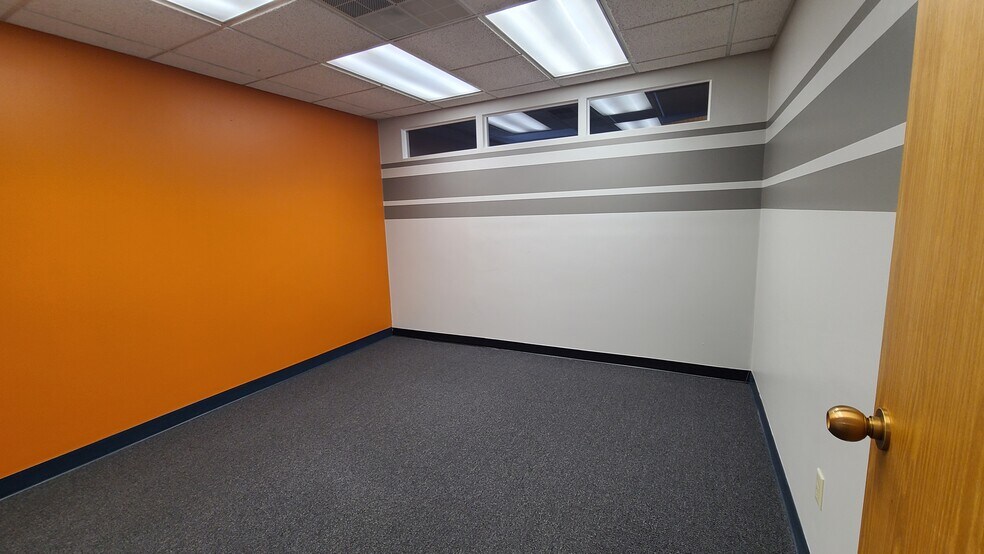 More Photos Of 3699 Alexandria Pike, Cold Spring Office For Lease