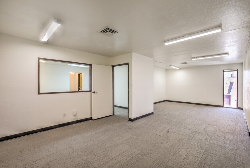 More Photos Of 3320-3340 W Wynn Rd, Las Vegas Office Residential For Lease