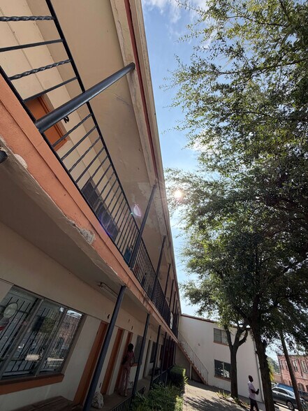 More Photos Of 121 E 8th St, Jacksonville Storefront Retail Office For Sale