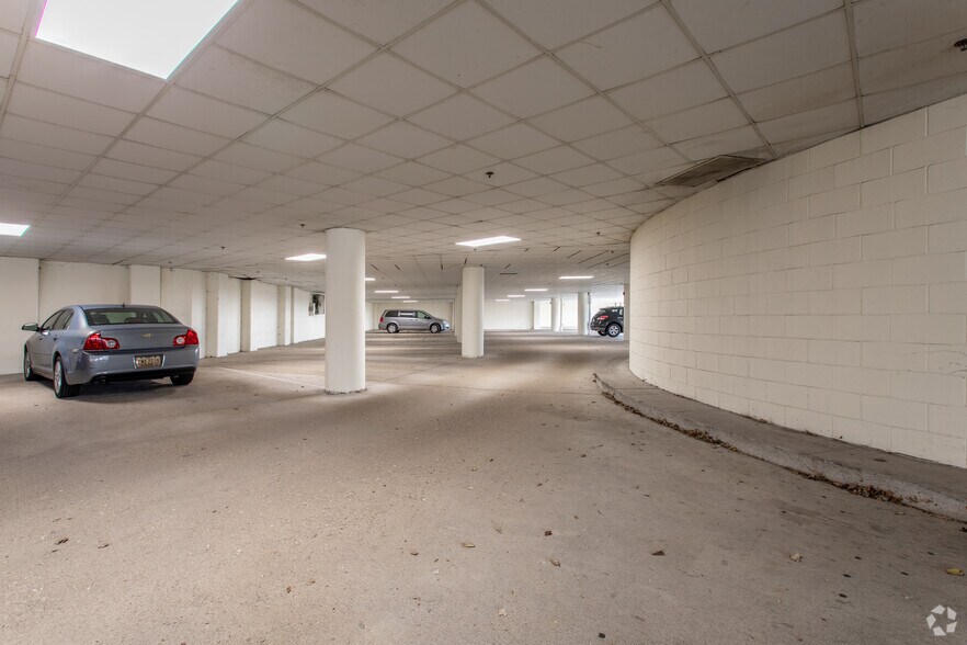 More Photos Of 3055 Kettering Blvd, Kettering Unknown For Lease