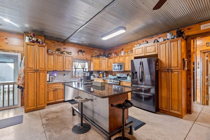 More Photos Of 558 Lucky Rd, Seymour Service For Sale