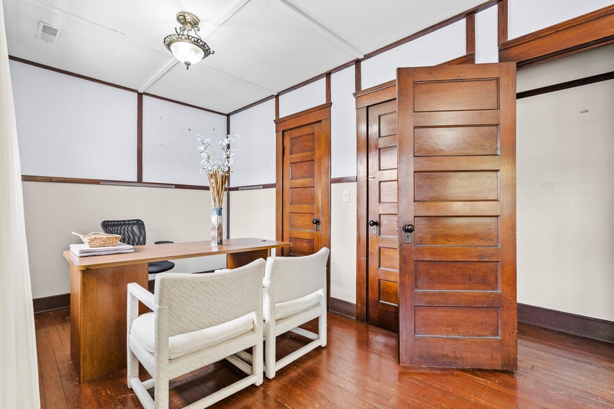More Photos Of 15522 Madison Ave, Lakewood General Retail For Sale