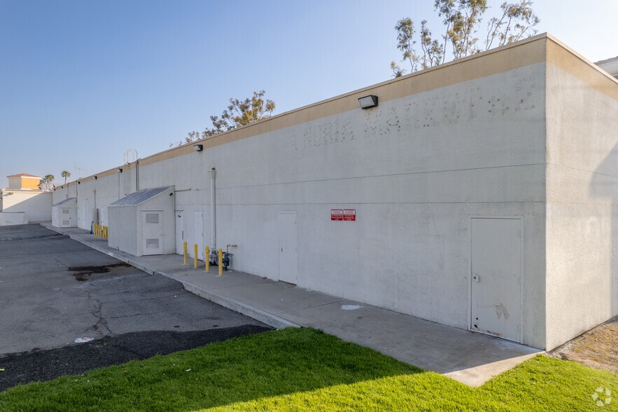 More Photos Of 6150-6350 Van Buren Blvd, Riverside Unknown For Lease