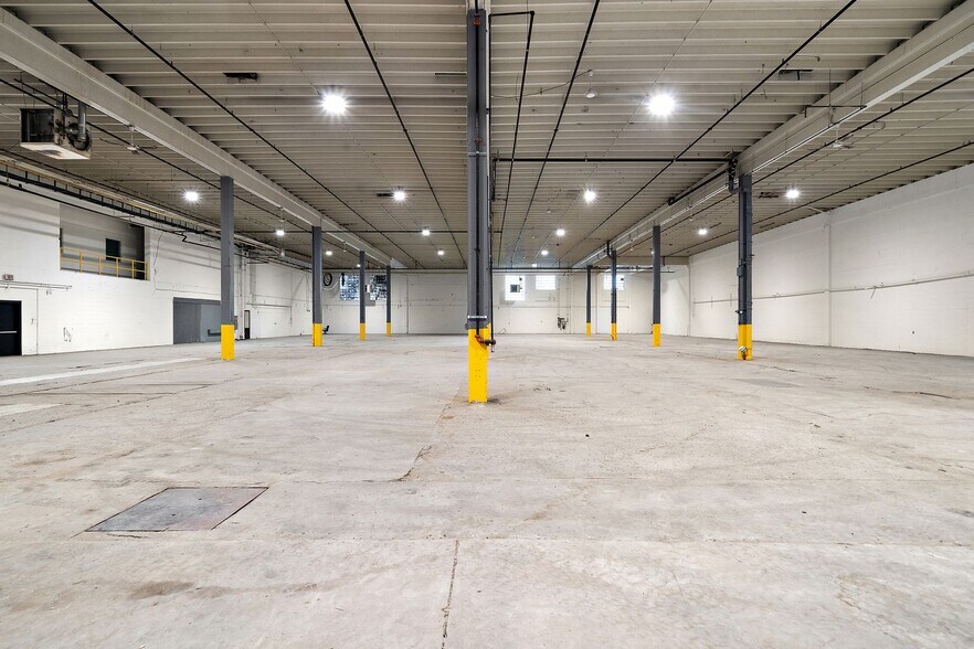 More Photos Of 405-465 Av Marien, Montréal-Est Warehouse For Lease