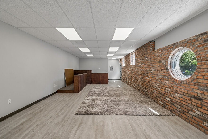 More Photos Of 1113 Castro Way, Sacramento Office For Sale