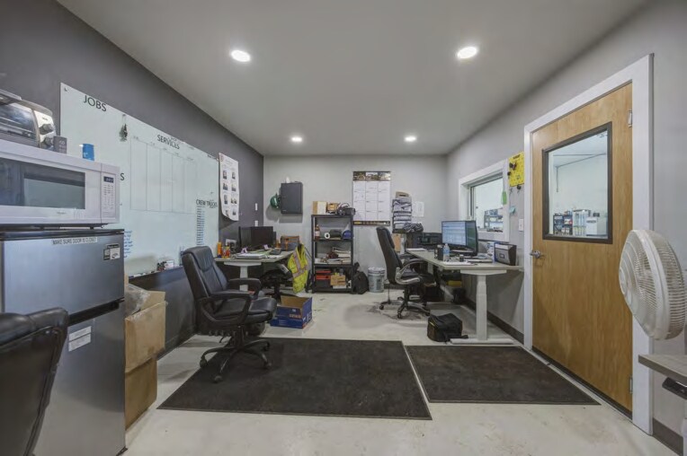 More Photos Of 2213 Henderson Loop, Richland Warehouse For Sale