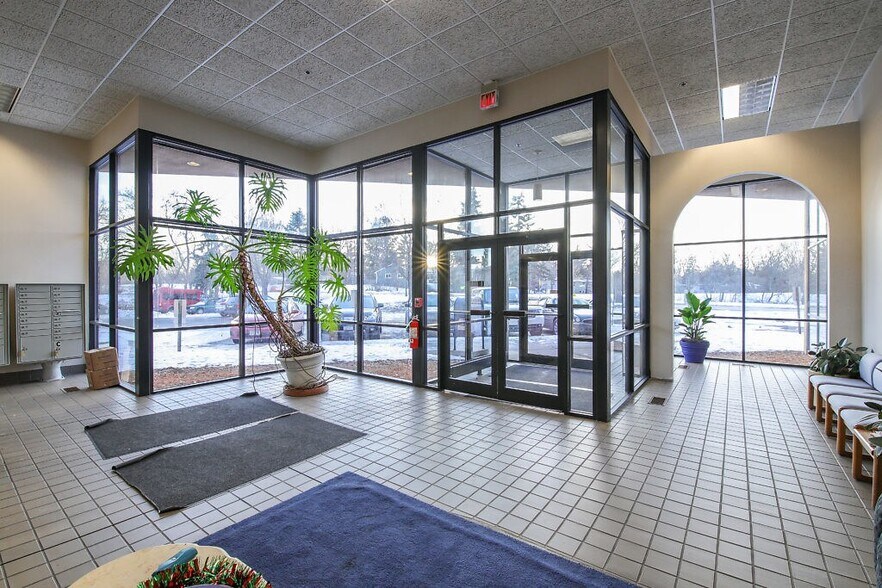 More Photos Of 1710 Douglas Dr N, Golden Valley Business Park For Sale
