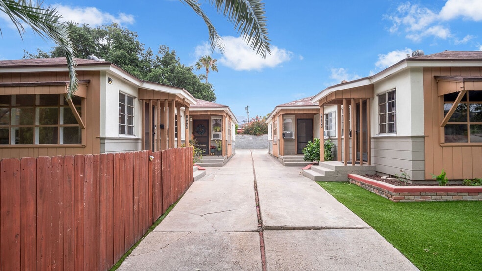 More Photos Of 10346 Oro Vista Ave, Sunland Multifamily For Sale