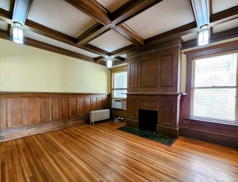More Photos Of 602 W French Pl, San Antonio Office Residential For Sale