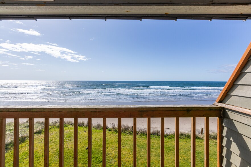 More Photos Of 101 NW 11th Ave, Rockaway Beach Hotel For Sale