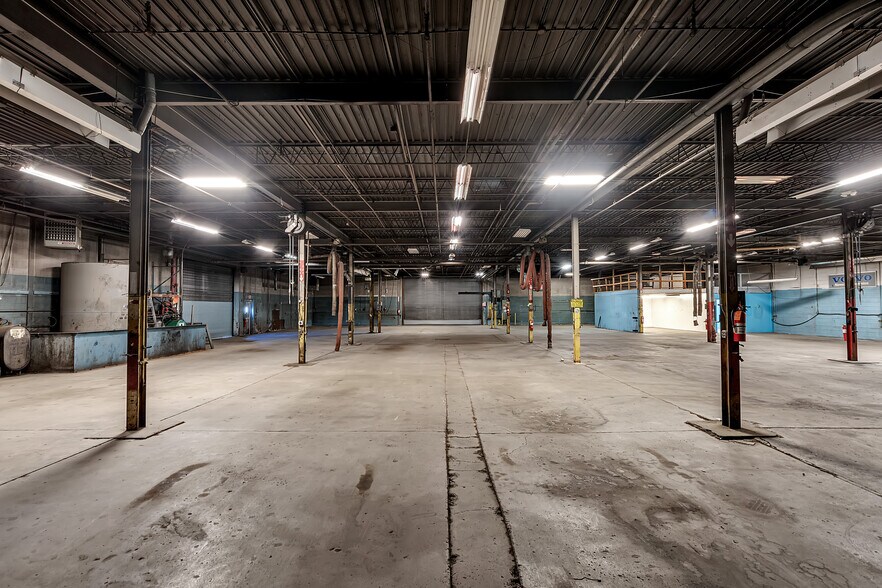 More Photos Of 271 Dingens St, Buffalo Warehouse For Lease