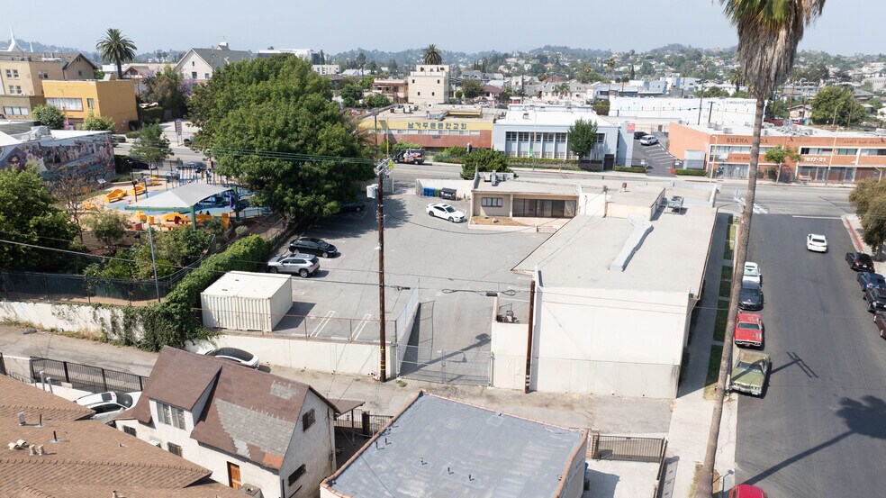 More Photos Of 1626 Beverly Blvd, Los Angeles Office For Sale