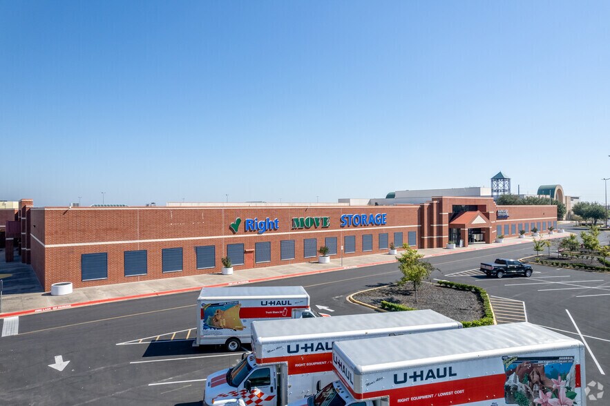 More Photos Of 10000 Emmett F Lowry Expy, Texas City Unknown For Lease