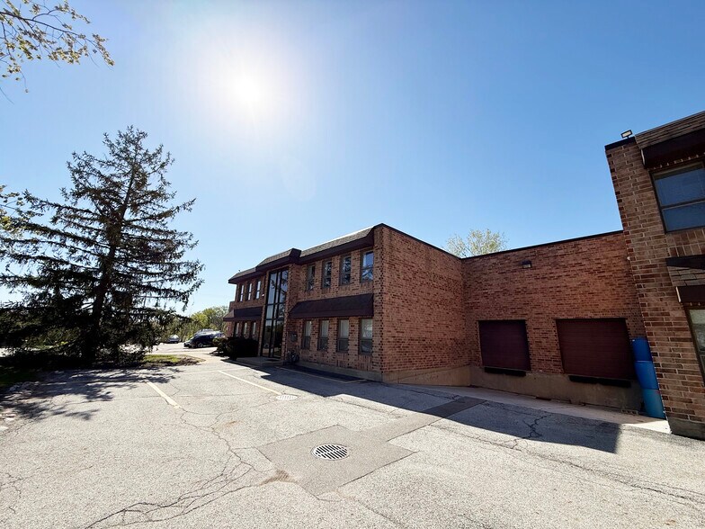 More Photos Of 4059-4081 Joseph Dr, Waukegan Light Distribution For Sale