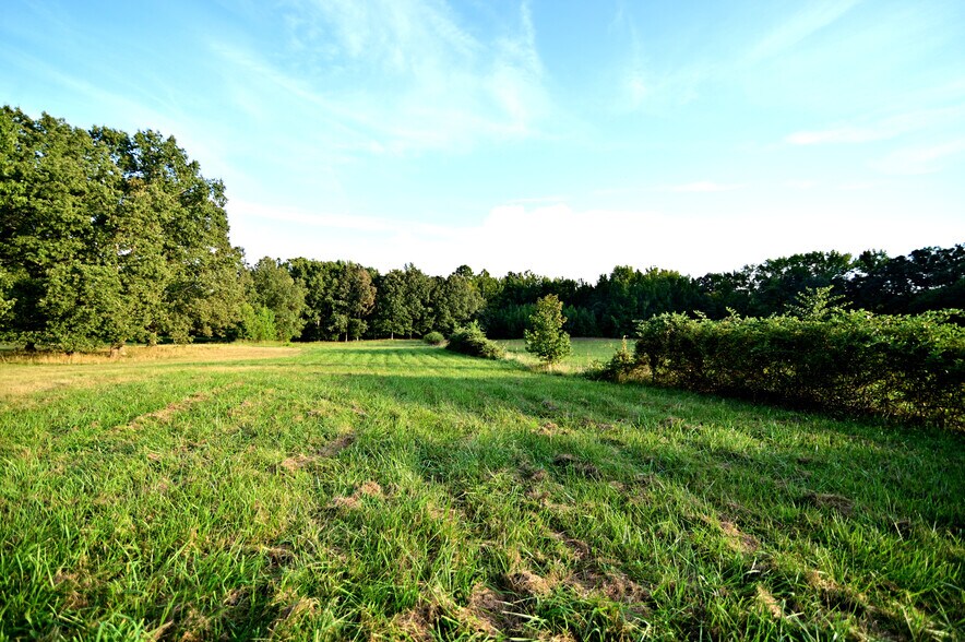 More Photos Of Cues Favorite @ La Plata Rd Route 488, Waldorf Land For Sale