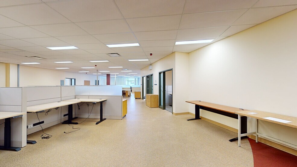 More Photos Of 3750 Boul Du Royaume, Saguenay Office For Lease